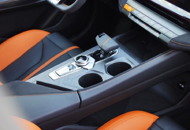 Changan's second-generation UNI-V exterior interior details are upgraded with higher value.